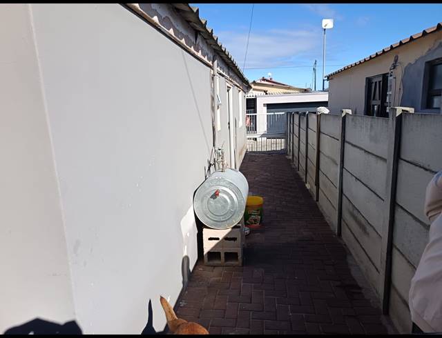 3 BEDROOM FREEHOLD FOR SALE IN MANDELA PARK